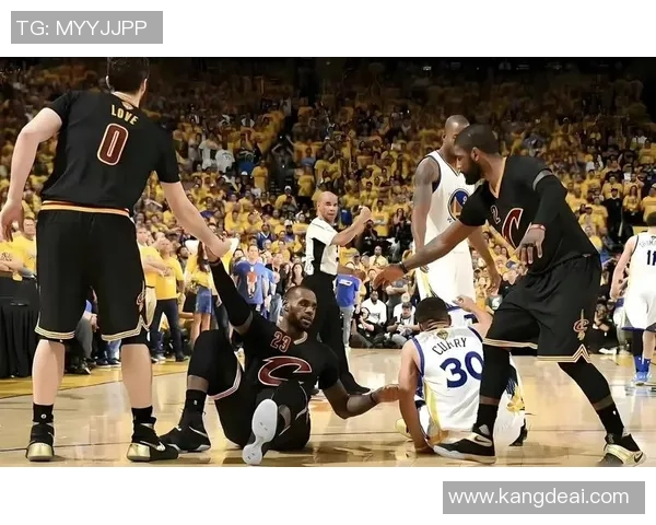 骑士与勇士第五场激战回顾双方争夺总冠军荣耀的精彩瞬间